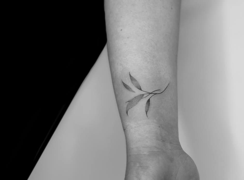 Fineline Tattoo | The Wall Tattoo